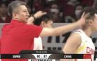 不忍了！央视解说怒斥裁判，国际篮联未启动调查，日媒分裂成两派